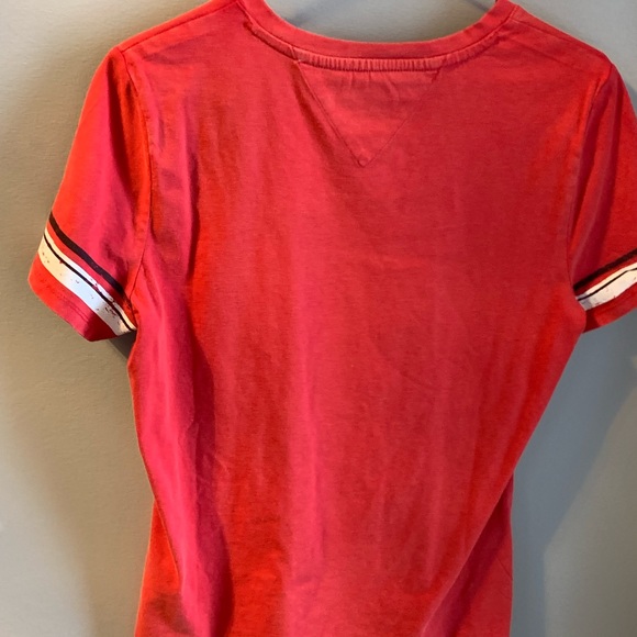 Red Tommy Hilfiger tee - Picture 2 of 2